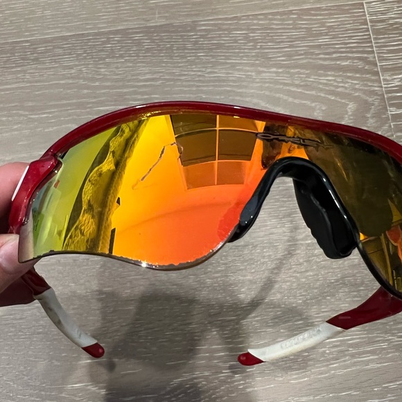Red Oakley Radars (Women’s) - Picture 4 of 10